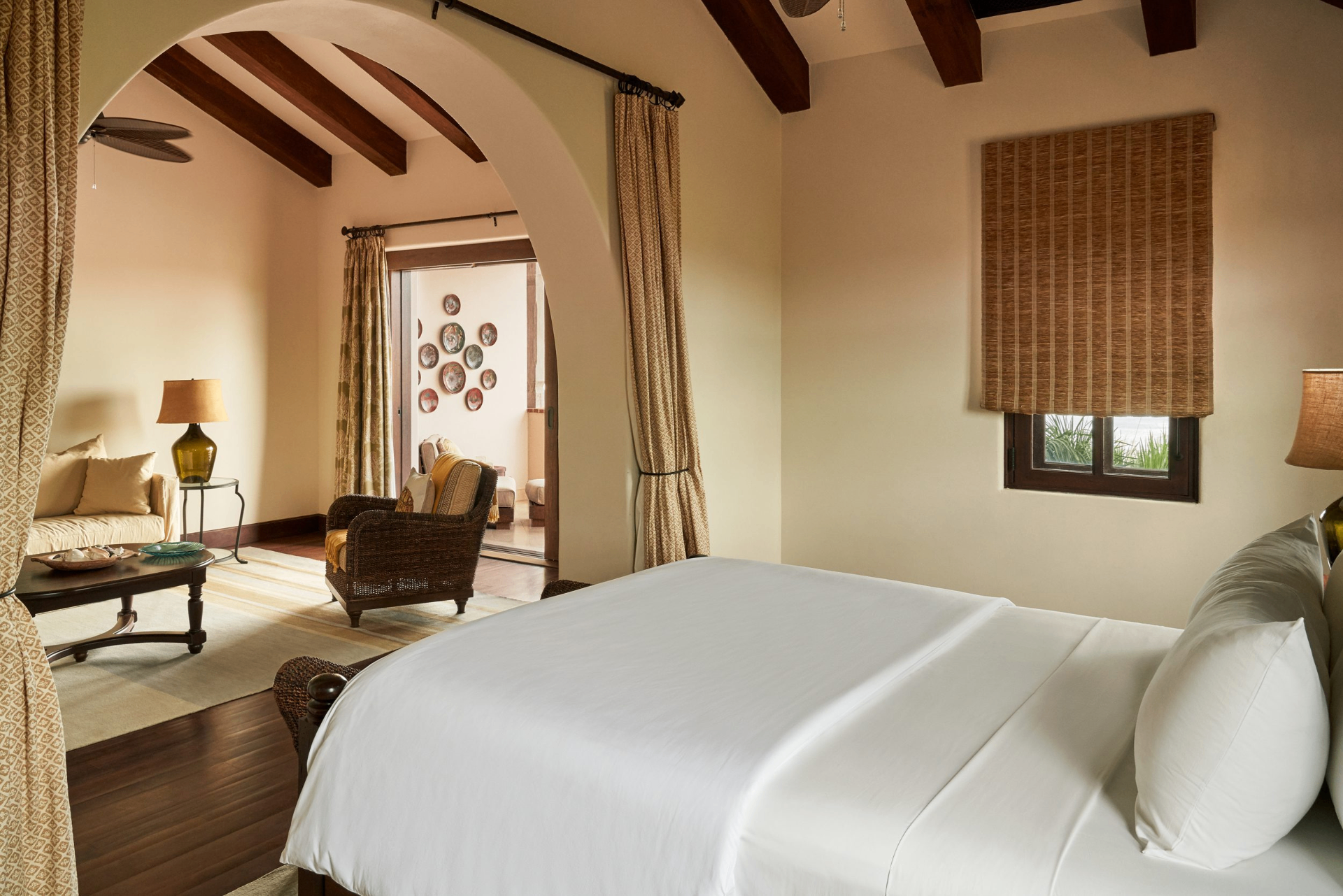 Suite Hotel Room — photo 4